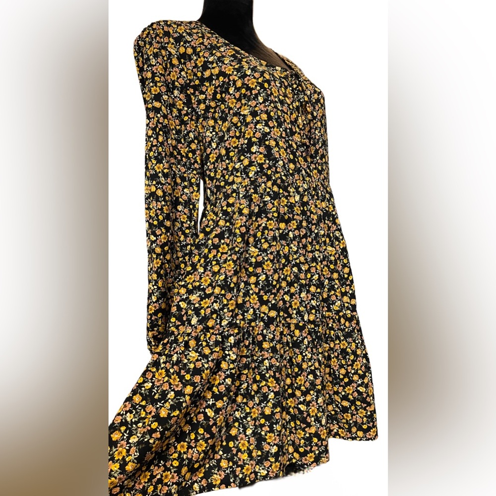 Aura Floral Black and Yellow Dress 💯 rayon Size Large